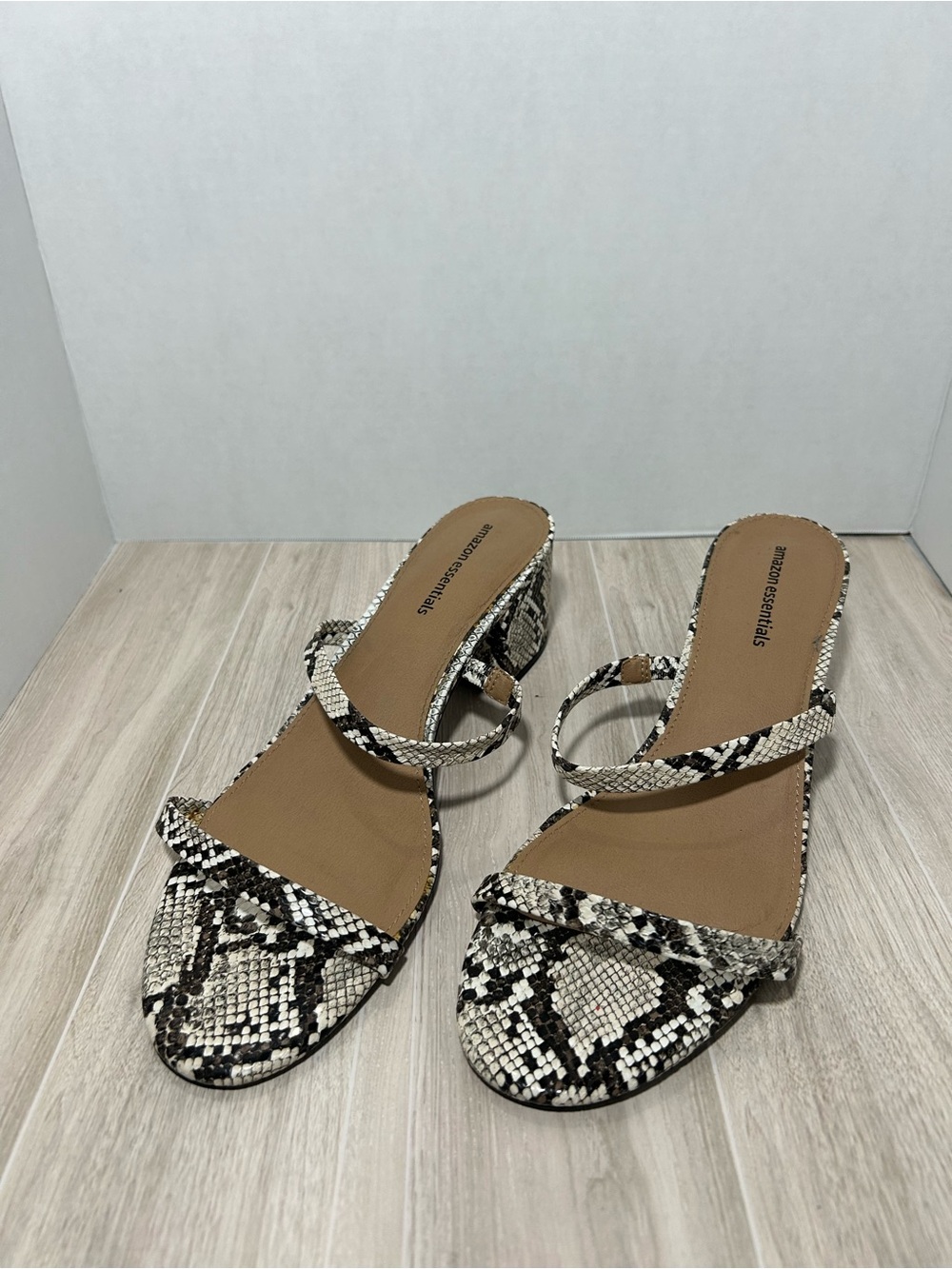 Amazon Essentials | Women's Snake Print Strappy Block Heel Sandals Size 13